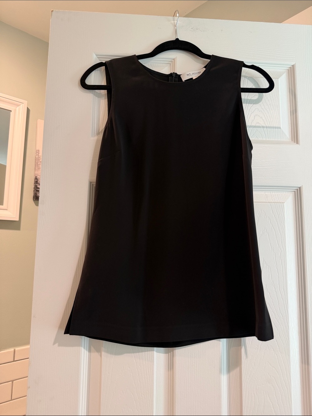 St. John Collection Black Sleeveless Crewneck Shell Tank